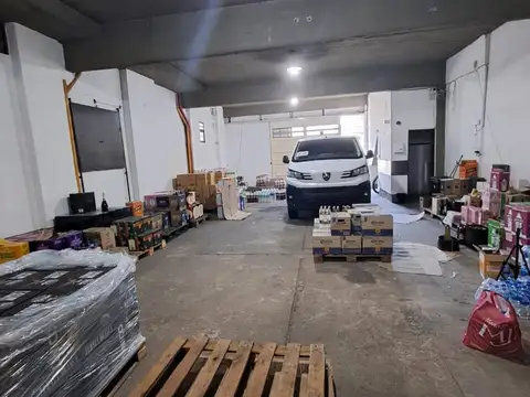 Depósito y 2 PH. VENTA EN BLOCK. San Isidro.