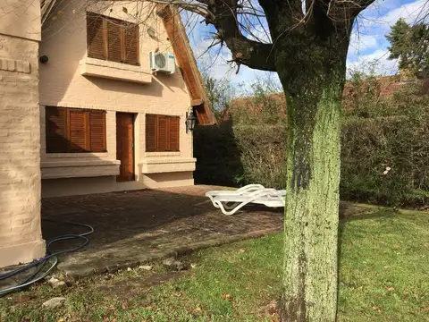 Casa 3 ambientes con 2 baños