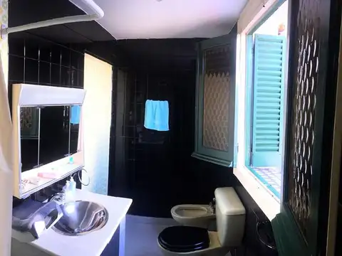 Casa 5 ambientes con 4 baños