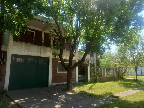 CASA PARA RECICLAR EN ALVAREZ