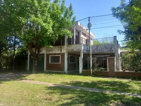 Casa para reciclar en alvarez