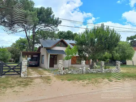 Hermoso Chalet   Cabaña en lote de 500m2, a metros del mar   Nueva Atlantis. OPORTUNIADAD  