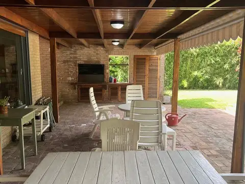 Casa en Alquiler Temporal con 1 cochera