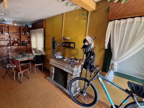 Casa en Venta con 3 cocheras