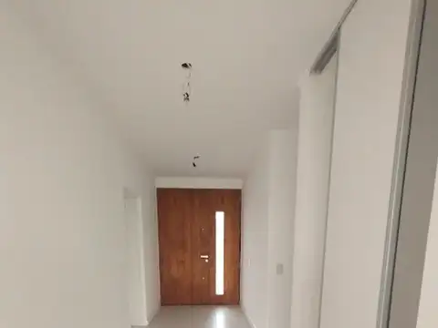 Casa en Venta con 4 cocheras