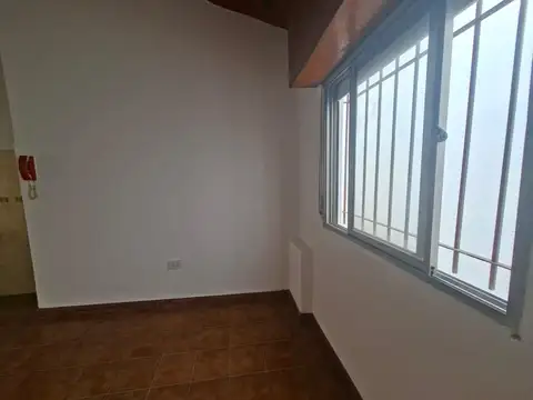 Depto Tipo Casa en Alquiler de Monoambiente