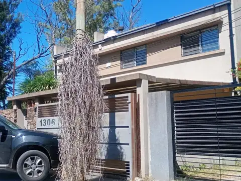 CASA EN VENTA 3 DORMITORIOS - VILLA ELISA, LA PLATA