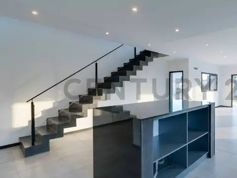 Casa 5 ambientes con 3 baños