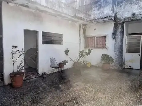 Depto Tipo Casa en Venta 50 años