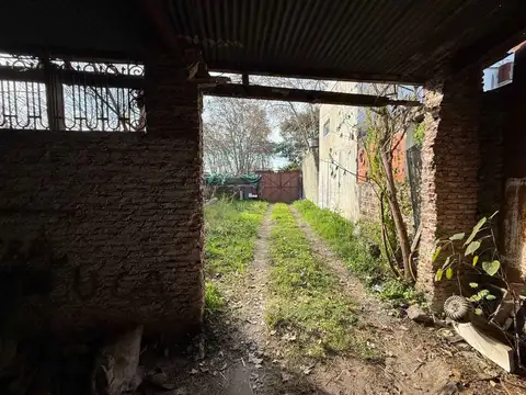Terreno con Galpon en VENTA - Mozart y Sarmiento