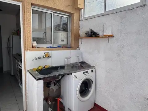 Casa 2 ambientes con 1 baño