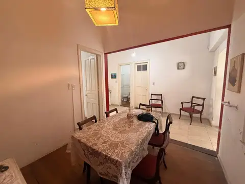 Casa 4 ambientes con 2 baños