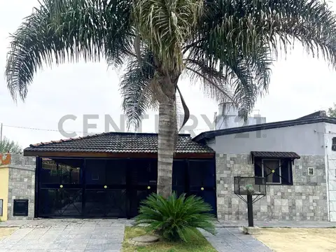 VENTA CASA 5 AMBIENTES CON PATIO Y COCHERA VIRREY DEL PINO