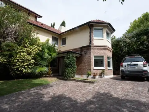 Juan P. Esnaola 2600