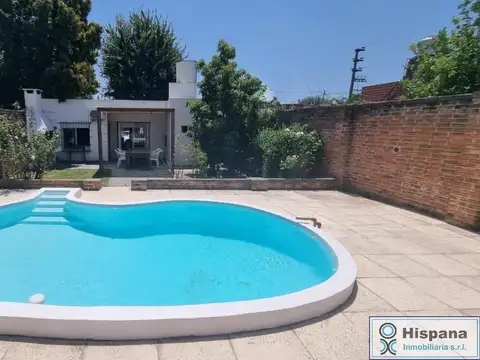 RETASADA OPORTUNIDAD! Casa en venta en Manuel Alberti,calle Los Sauces,Pilar. Apta crédito Bancario