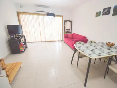 Casa 2 ambientes con 1 baño