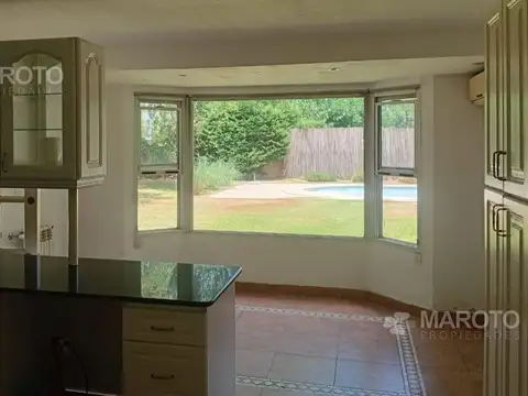 Casa 6 ambientes con 3 baños