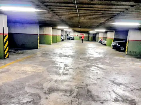 Cochera en Tribunales