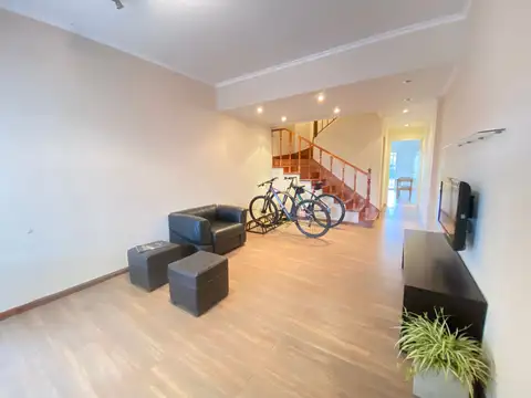 Depto Tipo Casa en Venta con 1 cocheras