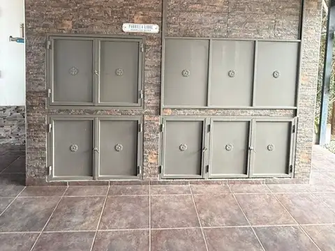 Casa en Venta con 4 cocheras