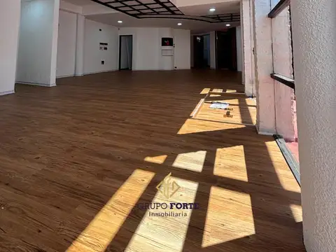 Local comercial en centro renovado a nuevo