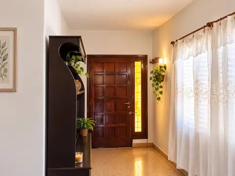 Casa 3 ambientes con 2 baños