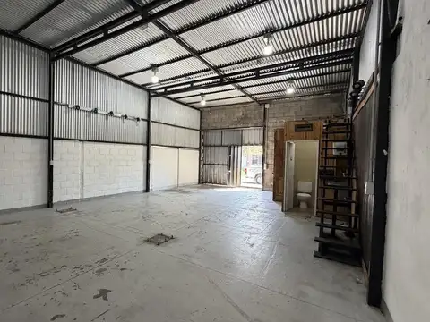 Galpon en Alquiler en Barrio Remedios de Escalada de San Martín, $ 850.000