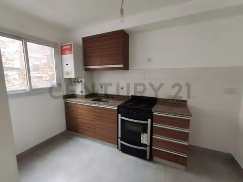 Departamento en Alquiler en Las Flores, $ 590.000