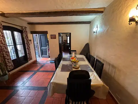 Casa en Venta con 3 cocheras