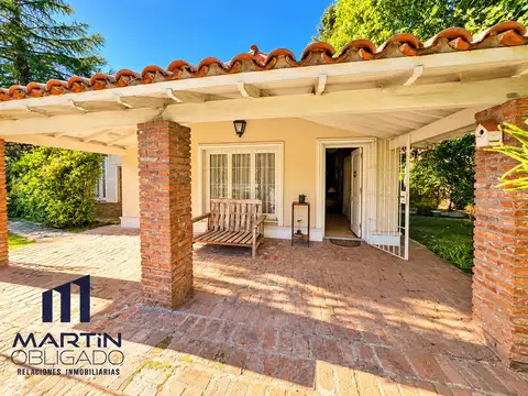 Casa en venta en Barrio Residencial El Tato | Gran lote de 1.220 m² | Excelente entorno residencial