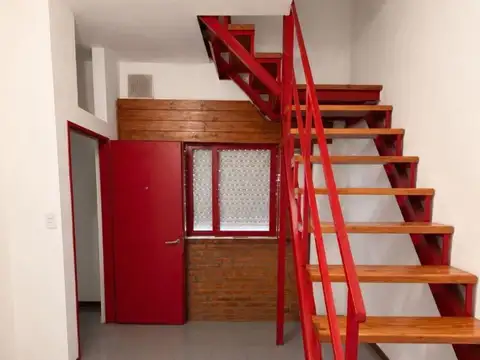 Depto Tipo Casa en Alquiler de 4 ambientes
