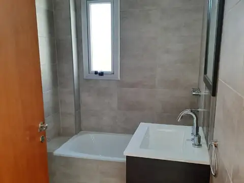 Departamento en Alquiler en Monte Castro, $ 850.000