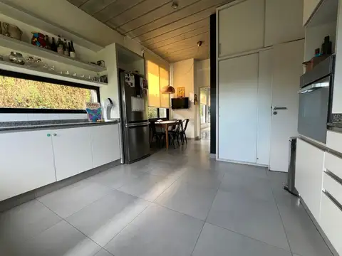 VENTA CASA 4 AMB LA CLARIDAD BECCAR CON PILETA Y GALERIA