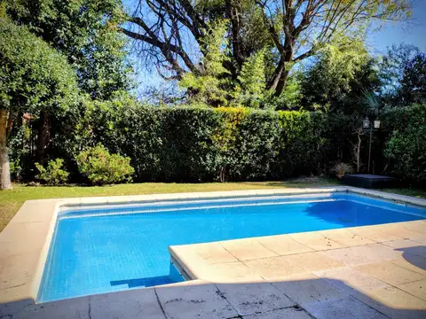 Casa en Venta con 1 cochera