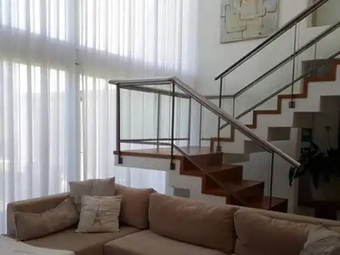 Casa en venta  Barrio Los Jazmines, Pilar del Este