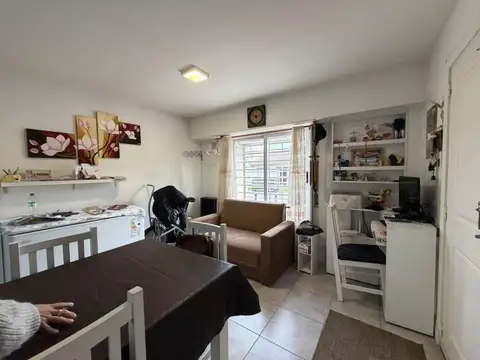 Depto Tipo Casa 2 ambientes con 1 baño