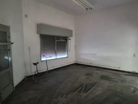 Casa 6 ambientes con 2 baños