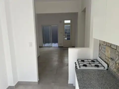 Depto Tipo Casa en Venta en Villa del Parque, USD 129.500
