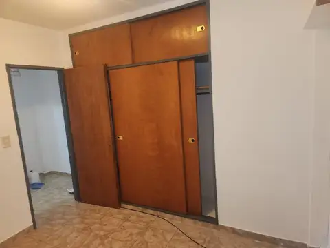 Departamento tipo casa 2 ambientes en edificio chico