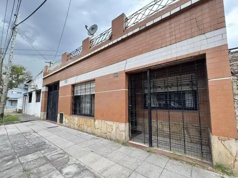 Casa 4 ambientes. | SANTIAGO PLAUL al 1000