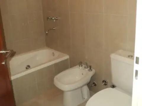 EN VENTA EN CASEROS HERMOSOS DEPARTAMENTOS DE 2 AMBIENTES CON BALCONES DOBLES - FICHA 9187
