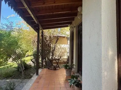 Casa en Venta con 4 cocheras