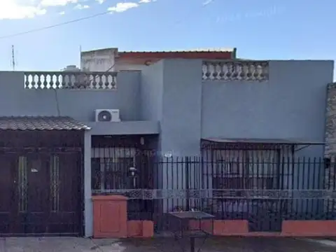 CASA  LOTE PROPIO 10X32