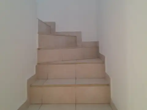 Casa en Alquiler con 1 cochera