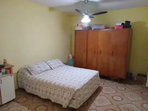 Casa 5 ambientes con 1 baño