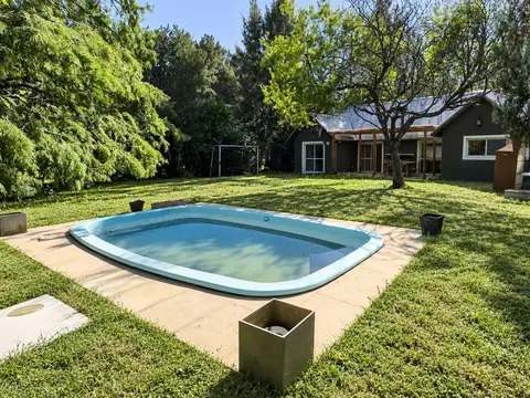 Casa 5 ambientes con 2 baños