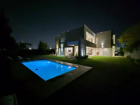 Casa en Venta - Barrio Palmares Valley