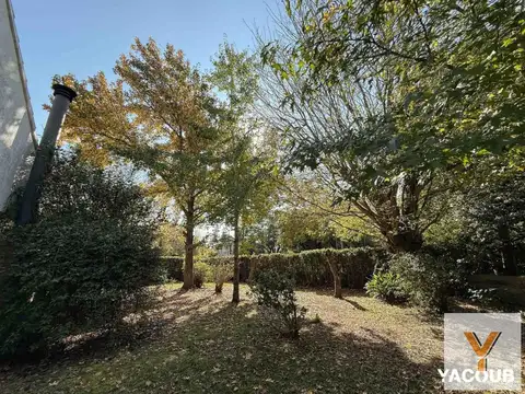 Casa en venta - 3 Dormitorios 2 Baños - Manuel B. Gonnet