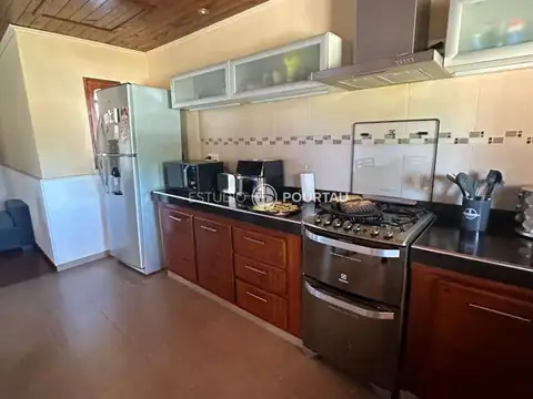 Casa 4 ambientes con 2 baños