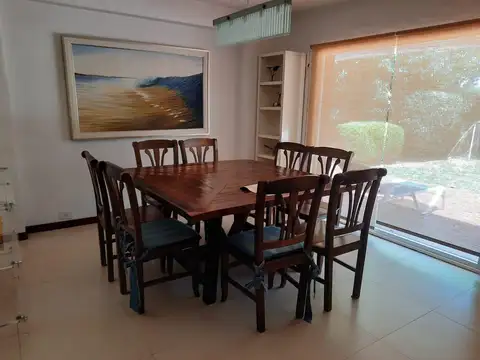 Casa tradicional sobre la cancha de golf